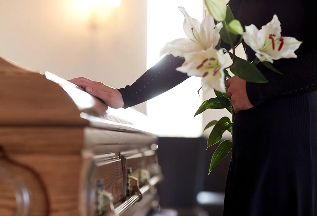 Wrongful death attorney representing a mourning family pursuing a fatal injury lawsuit